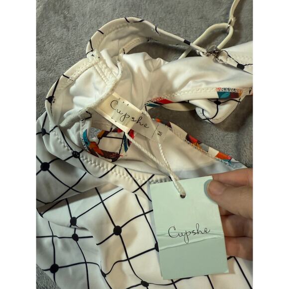 NWT Cupshe Swimsuit One Piece White Feathers Open Middle Size Medium Bohemian - Picture 2 of 4